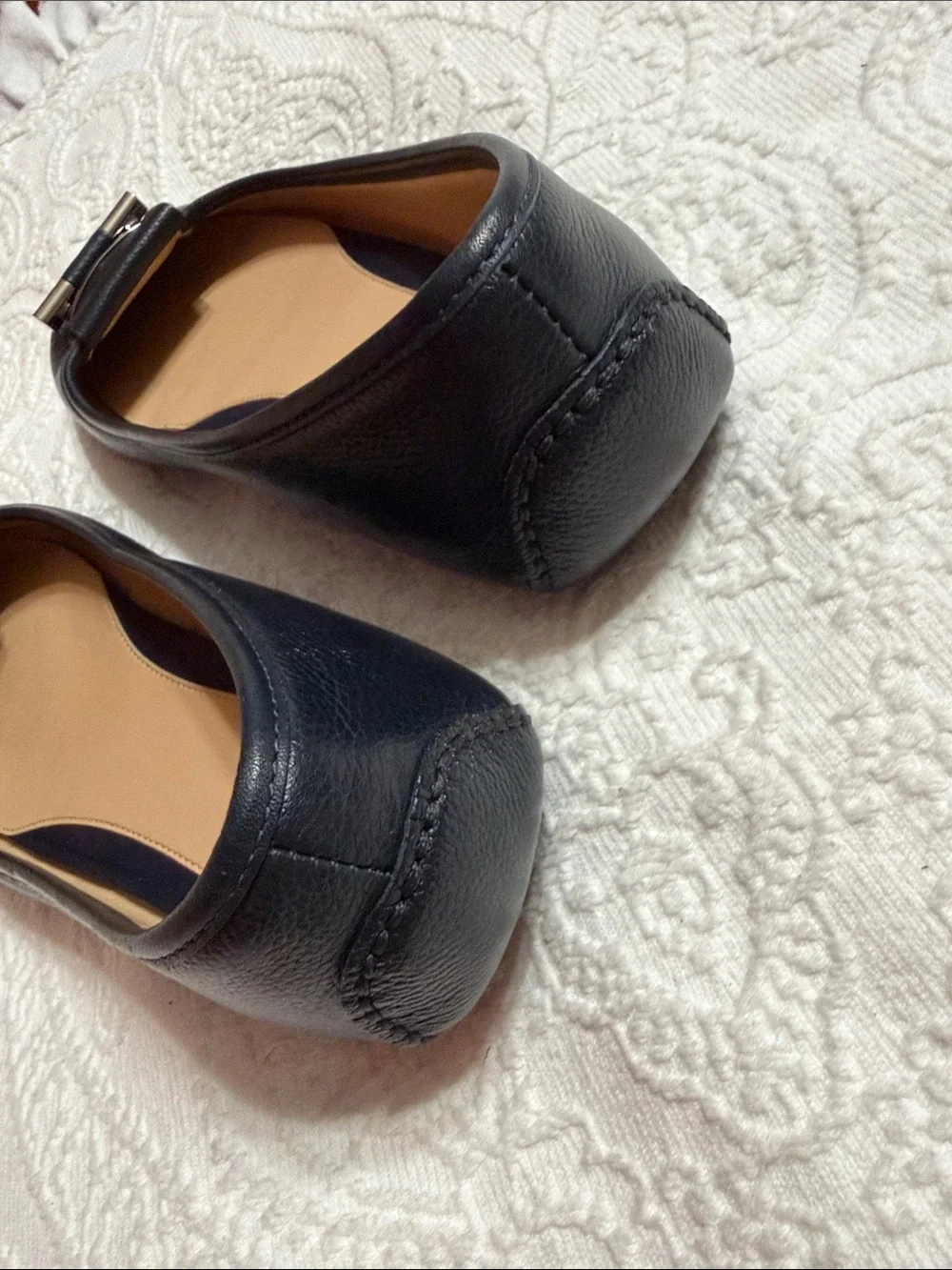 Michael Kors Size 9 NAVY Pebble Leather Square-Toe Flats with Silver Logo Accent